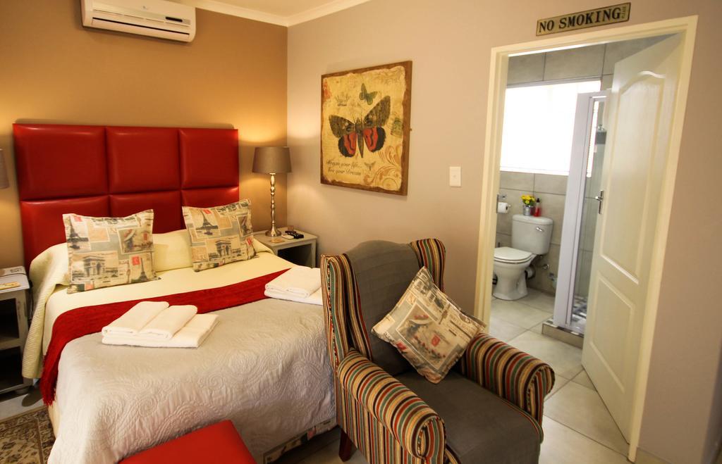 Avalon Guest Manor Hotel Newcastle Room photo